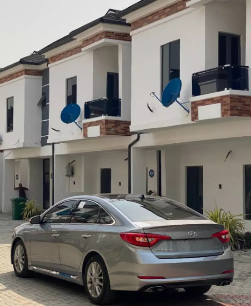 Hyundai Sonata   - 2015