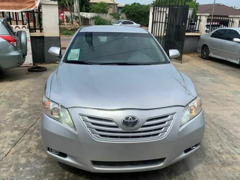Toyota Camry   - 2009