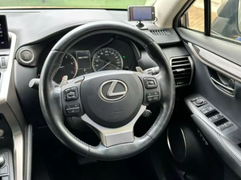 Lexus NX 300   - 2018