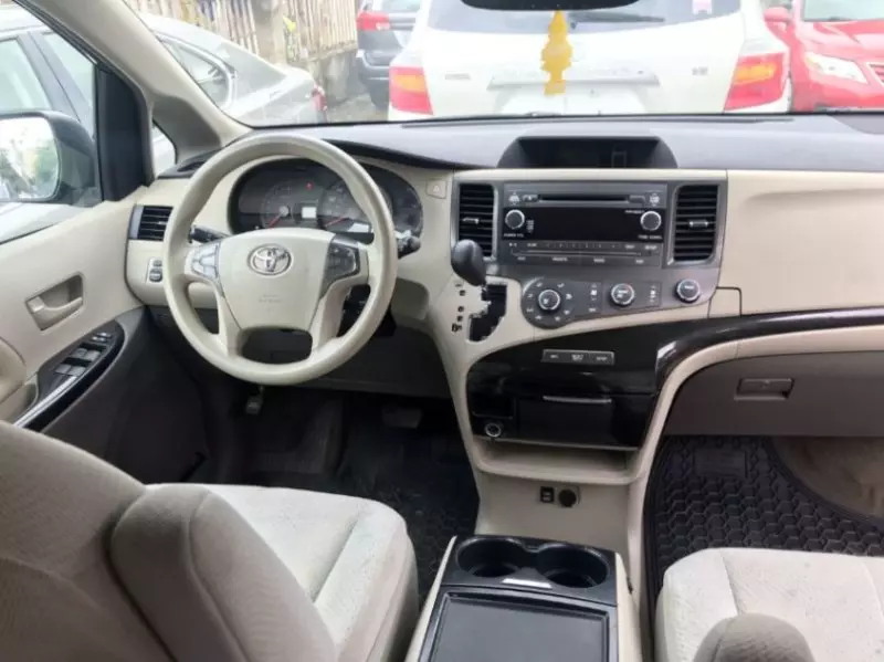 Toyota Sienna   - 2012