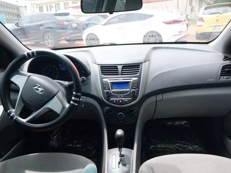 Hyundai Accent   - 2013