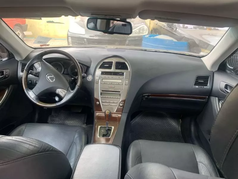 Lexus ES 350   - 2011