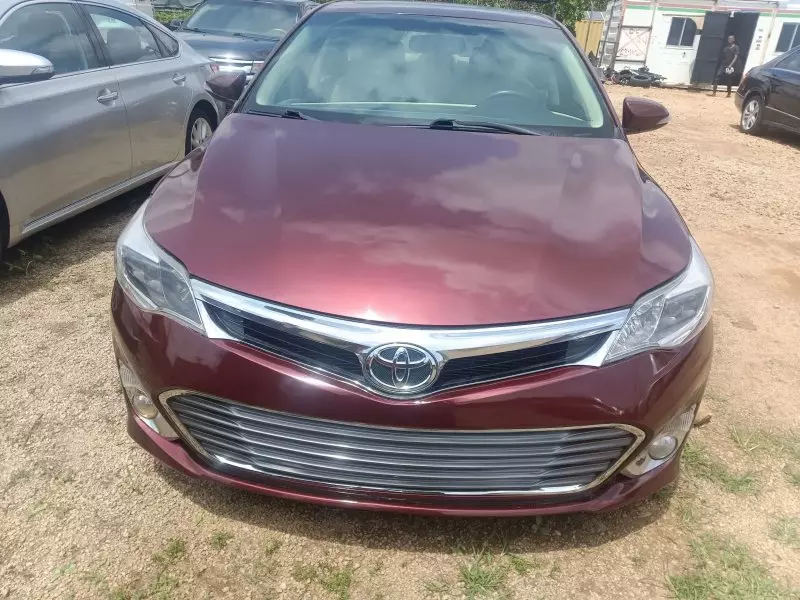 Toyota Avalon   - 2013