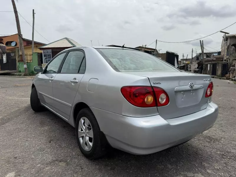 Toyota corolla   - 2006