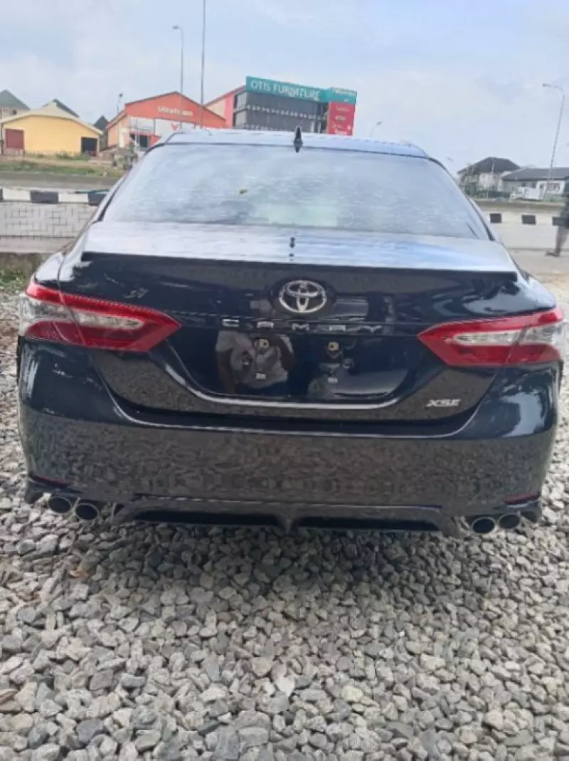 Toyota Camry   - 2019