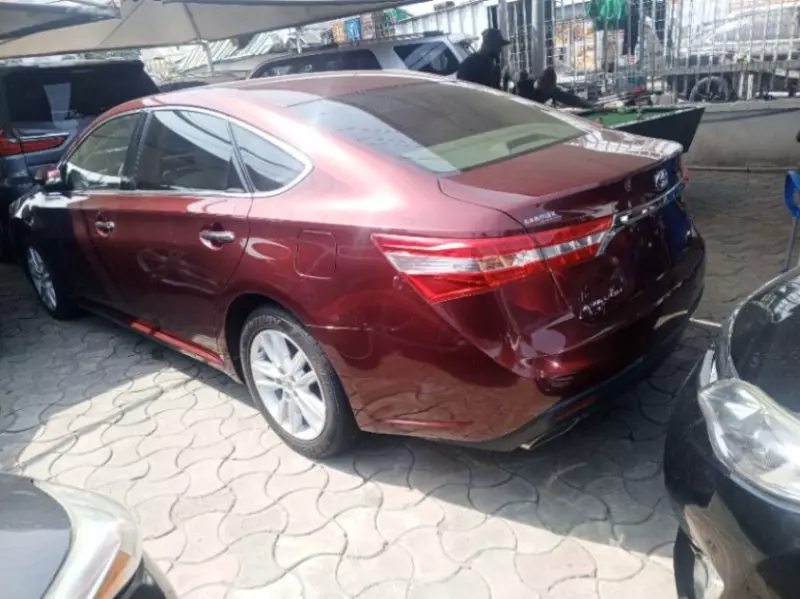 Toyota Avalon   - 2014