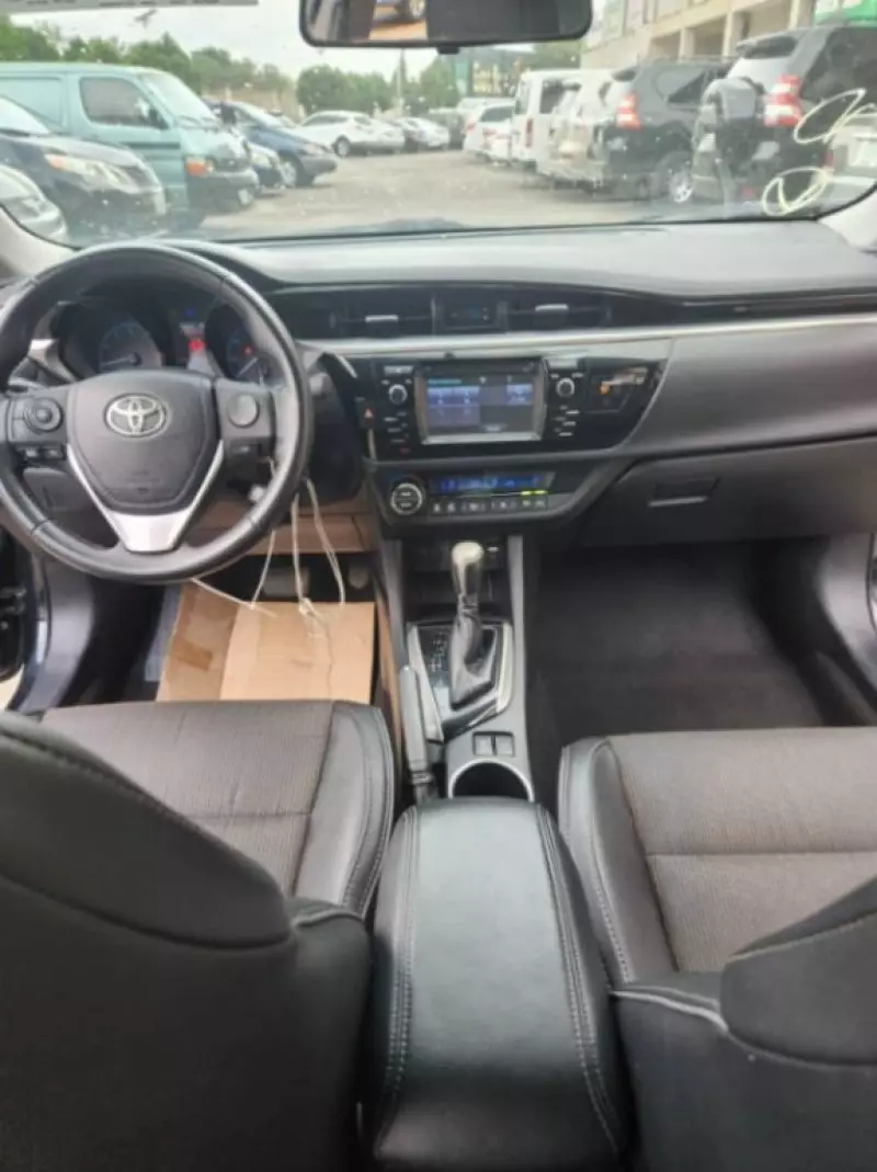 Toyota Corolla   - 2016