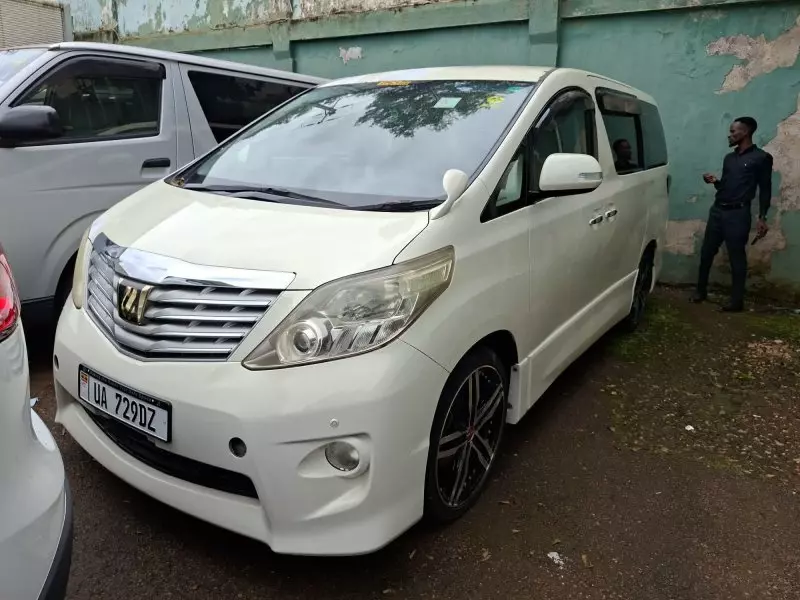 Toyota Alphard   - 2011