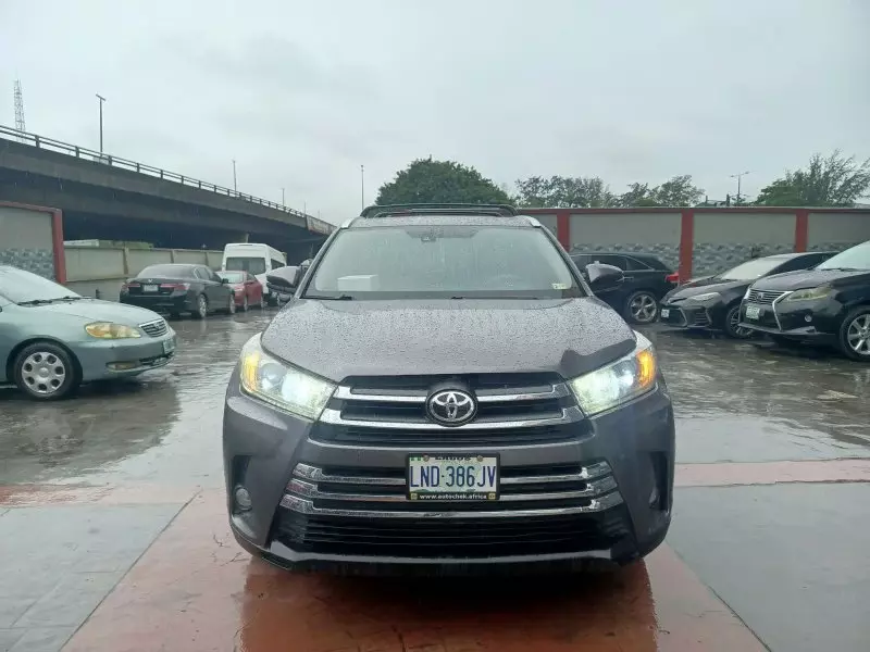 Toyota Highlander   - 2015