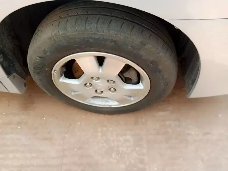 Toyota Noah   - 2012
