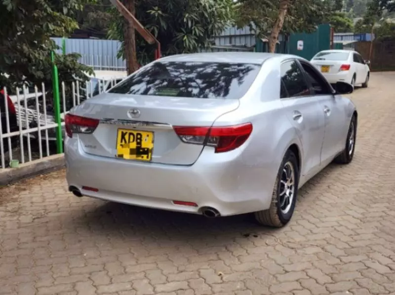 Toyota Mark X   - 2013
