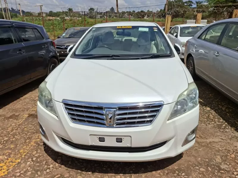 Toyota Premio    - 2011