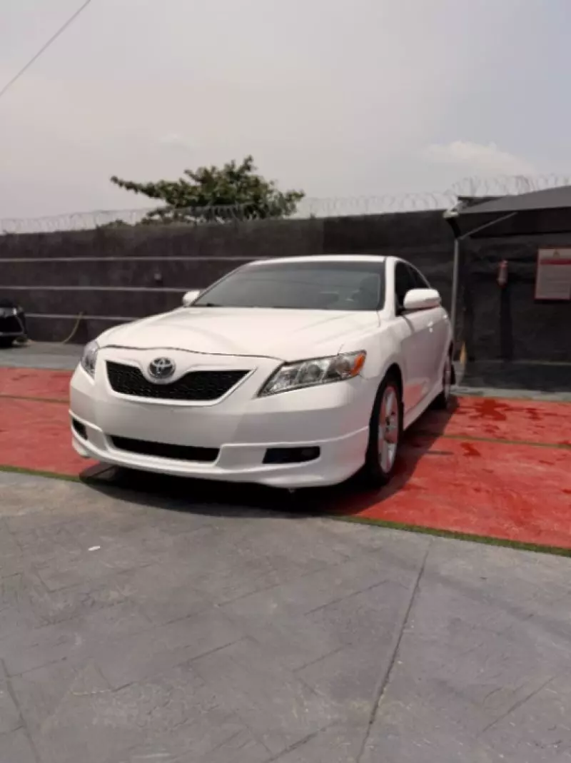 Toyota Camry   - 2008