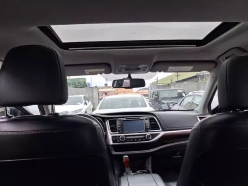 Toyota Highlander   - 2016