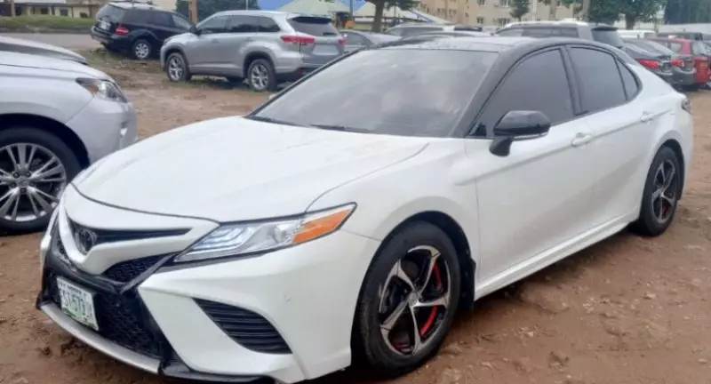 Toyota Camry   - 2019