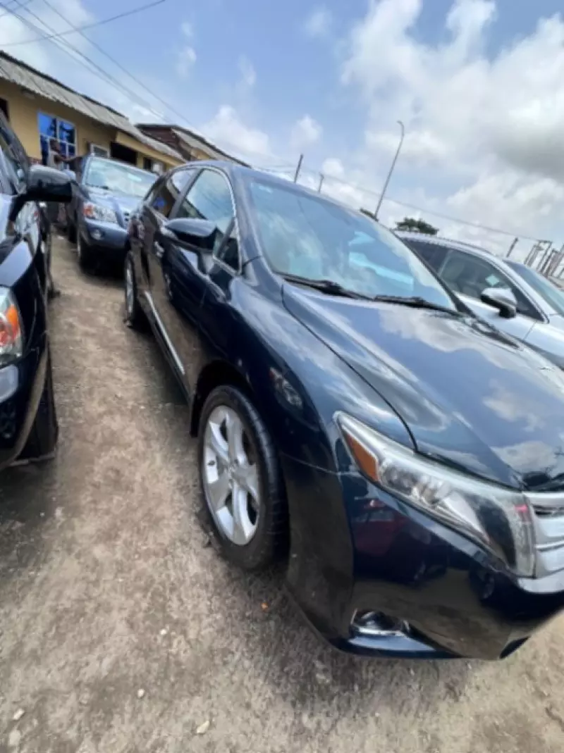Toyota Venza   - 2013