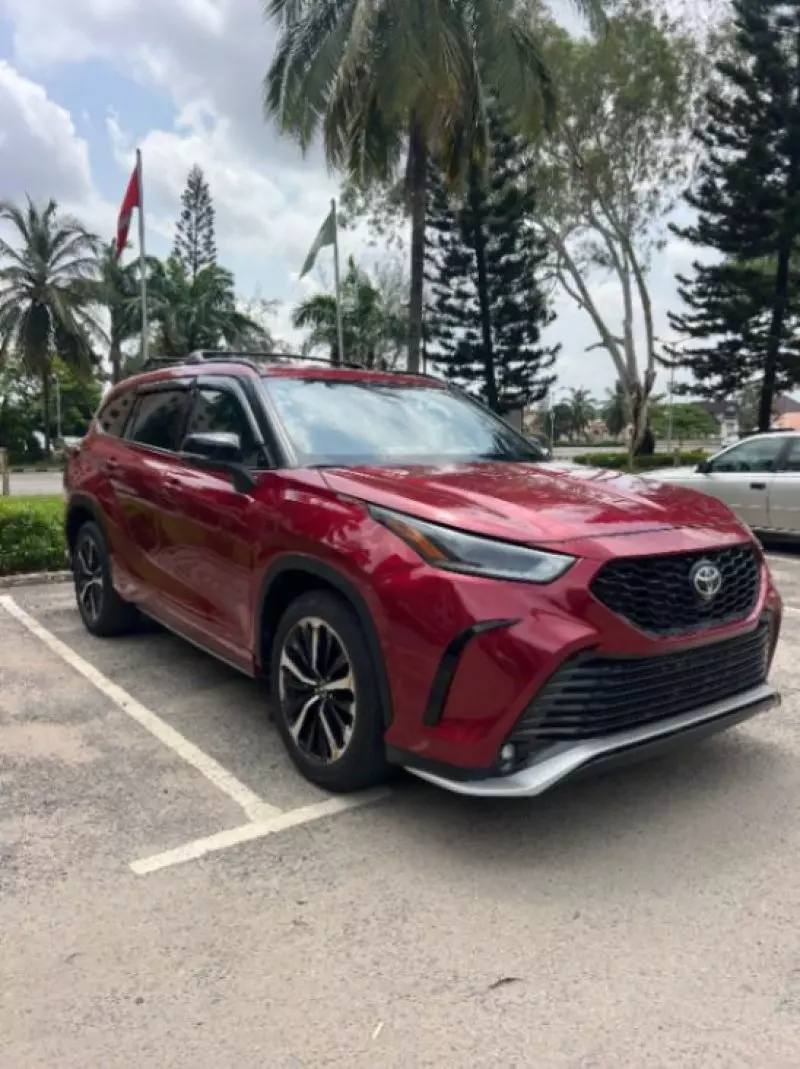 Toyota Highlander   - 2022