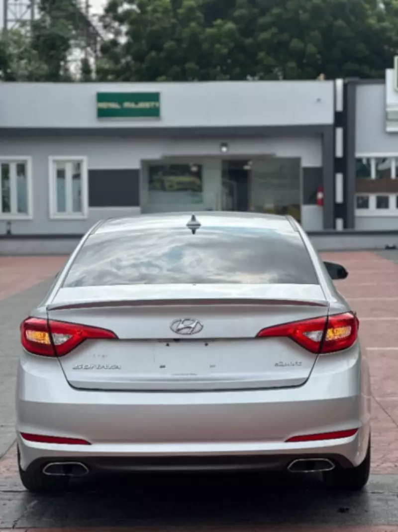Hyundai Sonata   - 2016