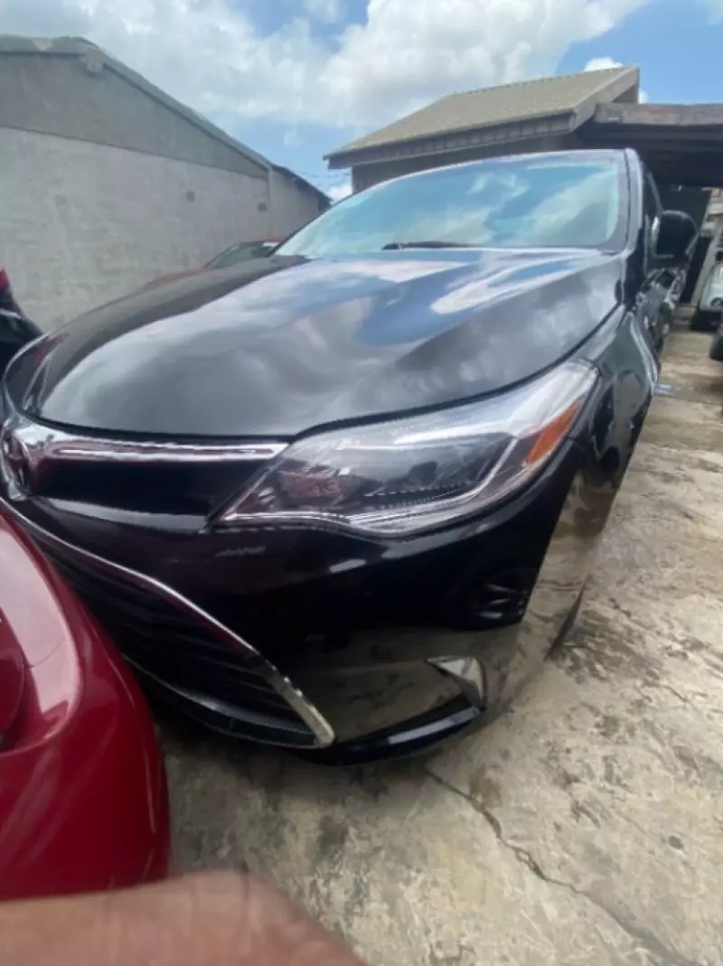 Toyota Avalon   - 2015