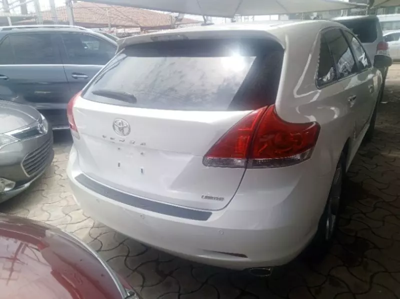 Toyota Venza   - 2012