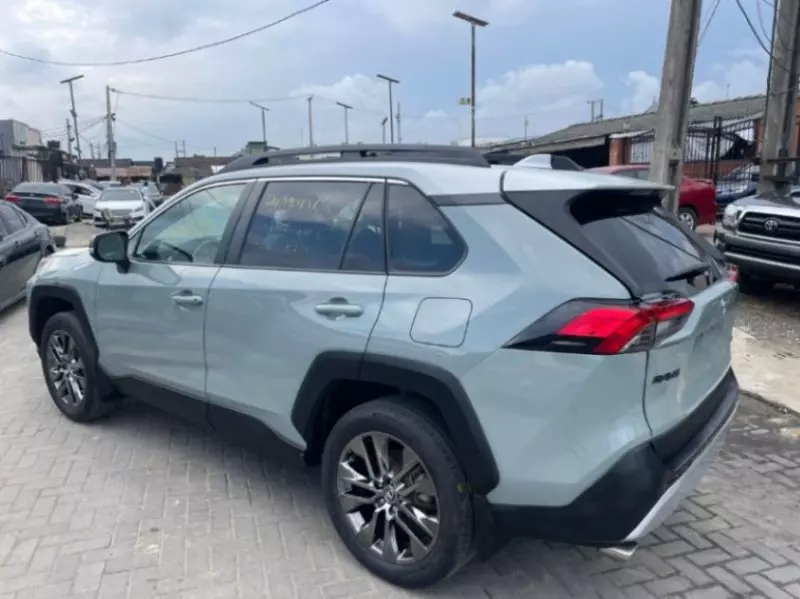 Toyota RAV 4   - 2020