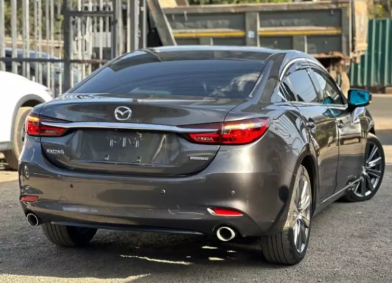 Mazda 6