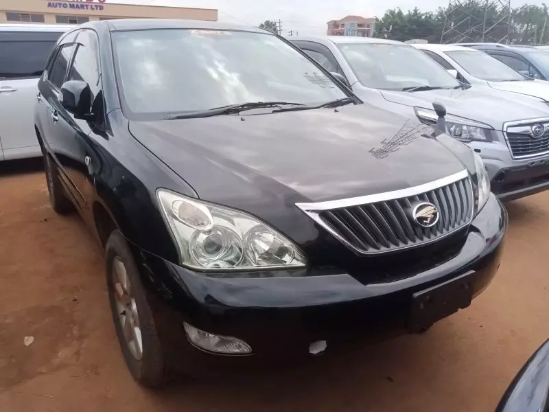 Toyota Harrier   - 2012