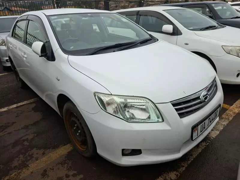 Toyota Axio    - 2012