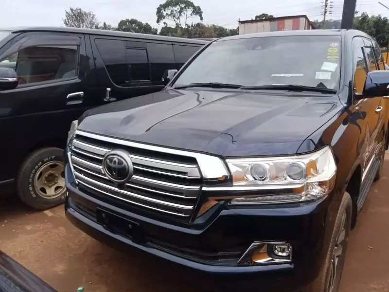 Toyota Landcruiser  V8   - 2016