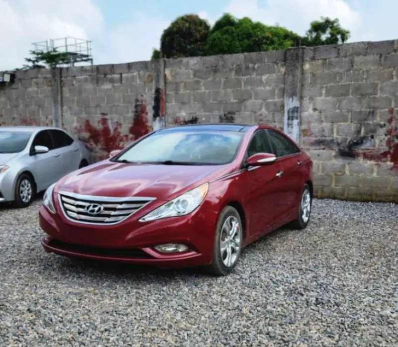 Hyundai Sonata   - 2013