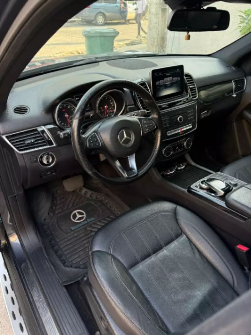 Mercedes-Benz GLE-Class   - 2016