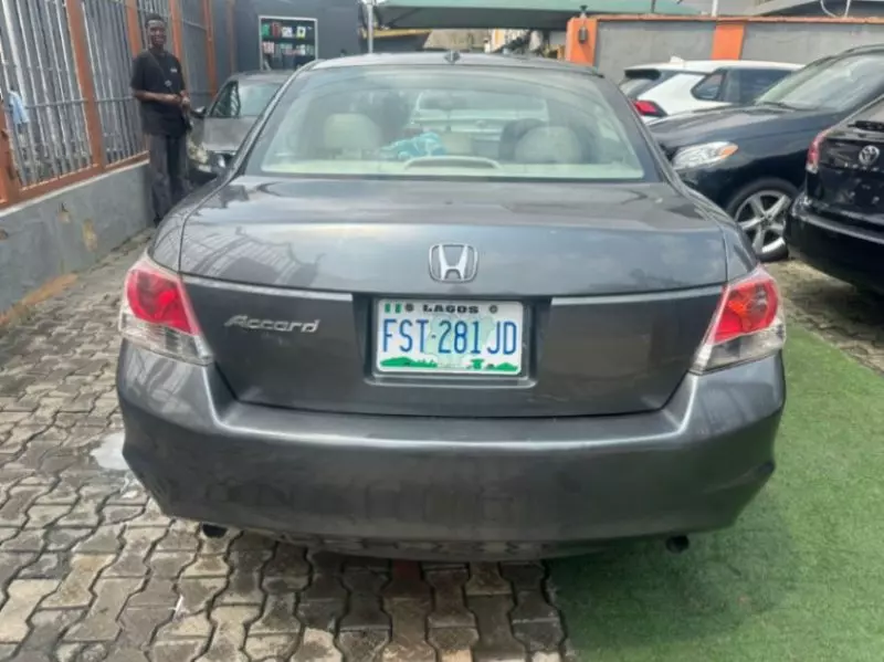Honda Accord   - 2009