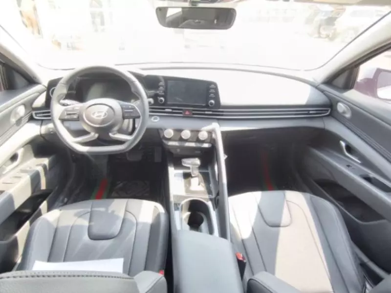 Hyundai Elantra   - 2025