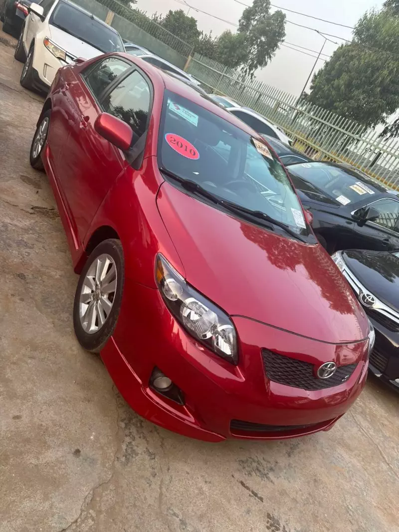 Toyota Corolla   - 2010
