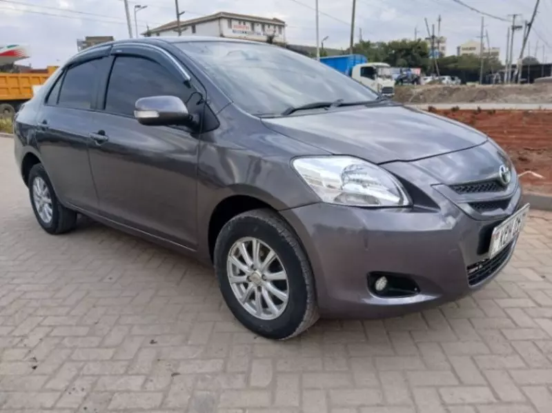 Toyota Belta   - 2009