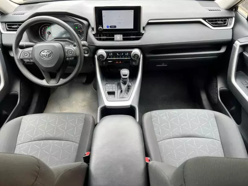 Toyota RAV 4   - 2024