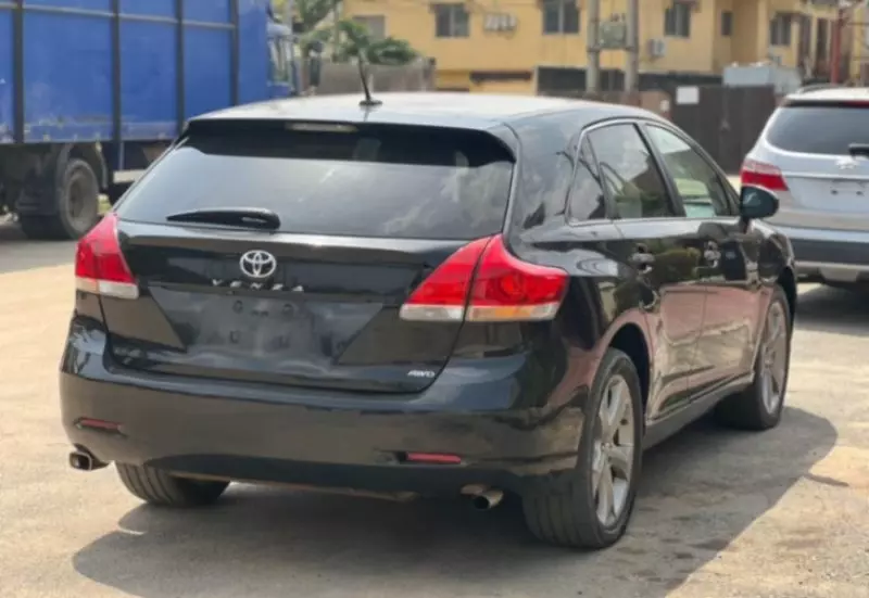 Toyota Venza   - 2011