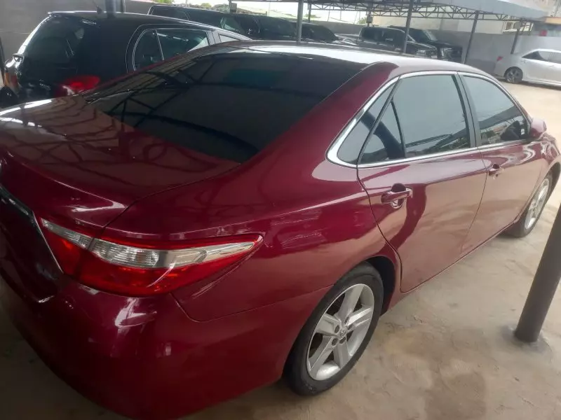 Toyota Camry   - 2016