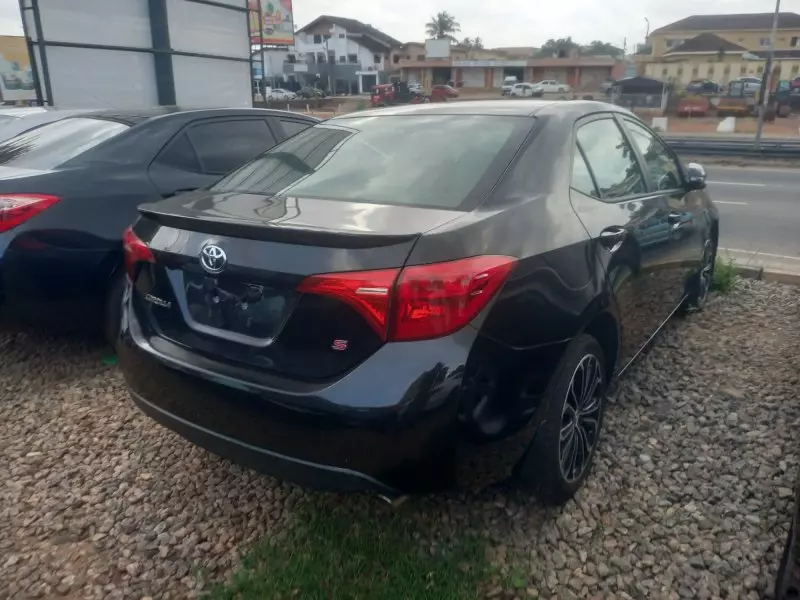 Toyota Corolla   - 2015