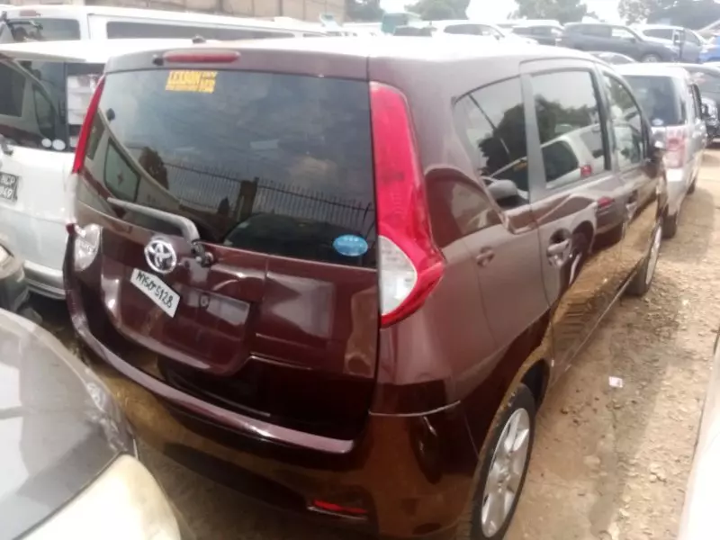 Toyota Passo Sette   - 2009