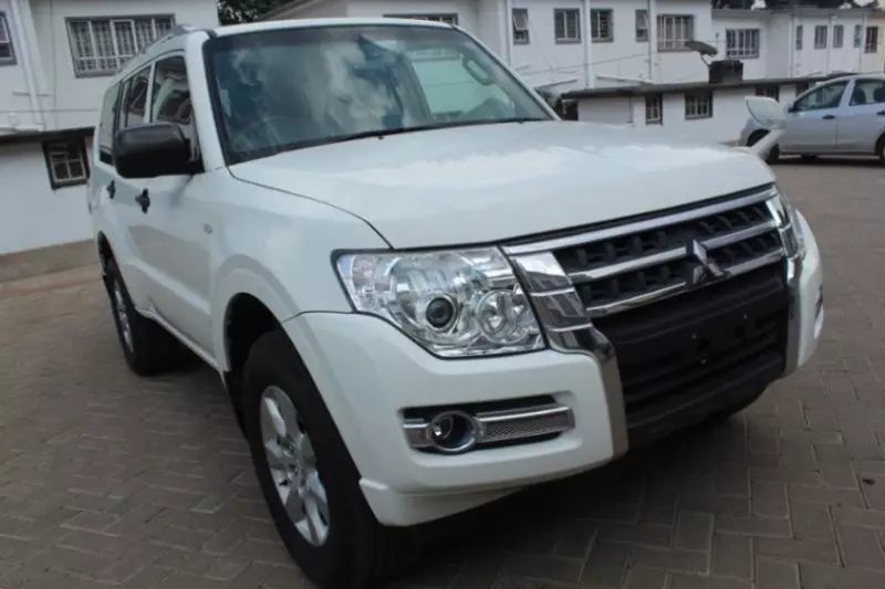 Mitsubishi Pajero   - 2017