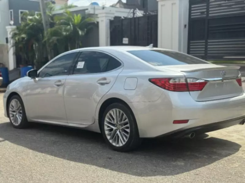 Lexus ES 350   - 2013