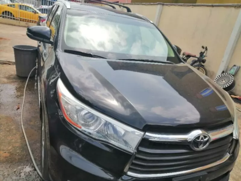 Toyota Highlander   - 2014