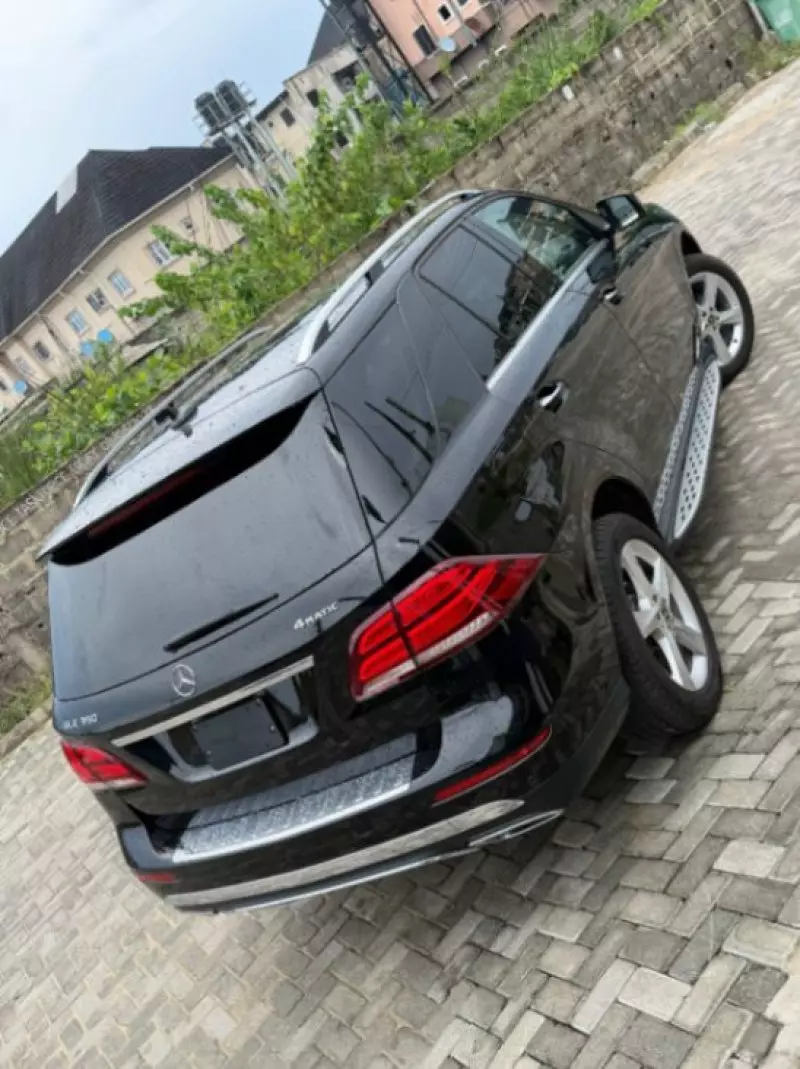 Mercedes-Benz GLE-Class   - 2017