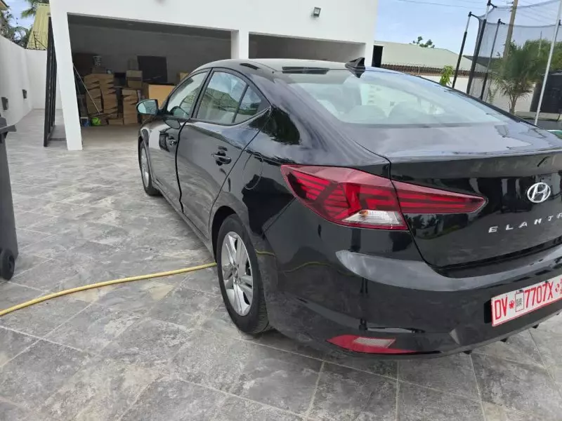 Hyundai Elantra   - 2020