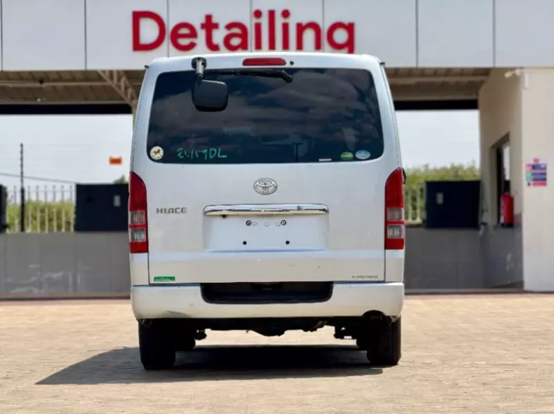 Toyota Hiace   - 2018