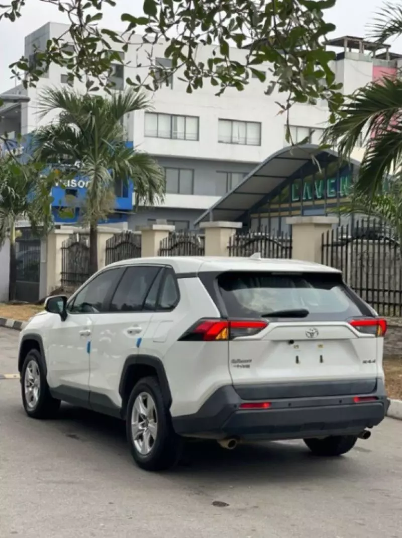 Toyota RAV 4   - 2021