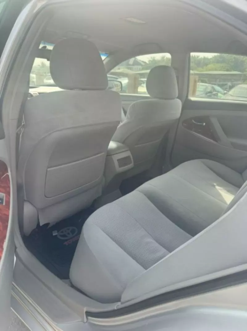 Toyota Camry   - 2011