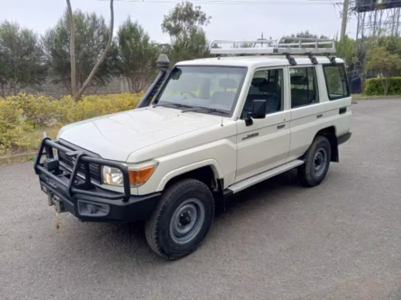 Toyota Land Cruiser   - 2017