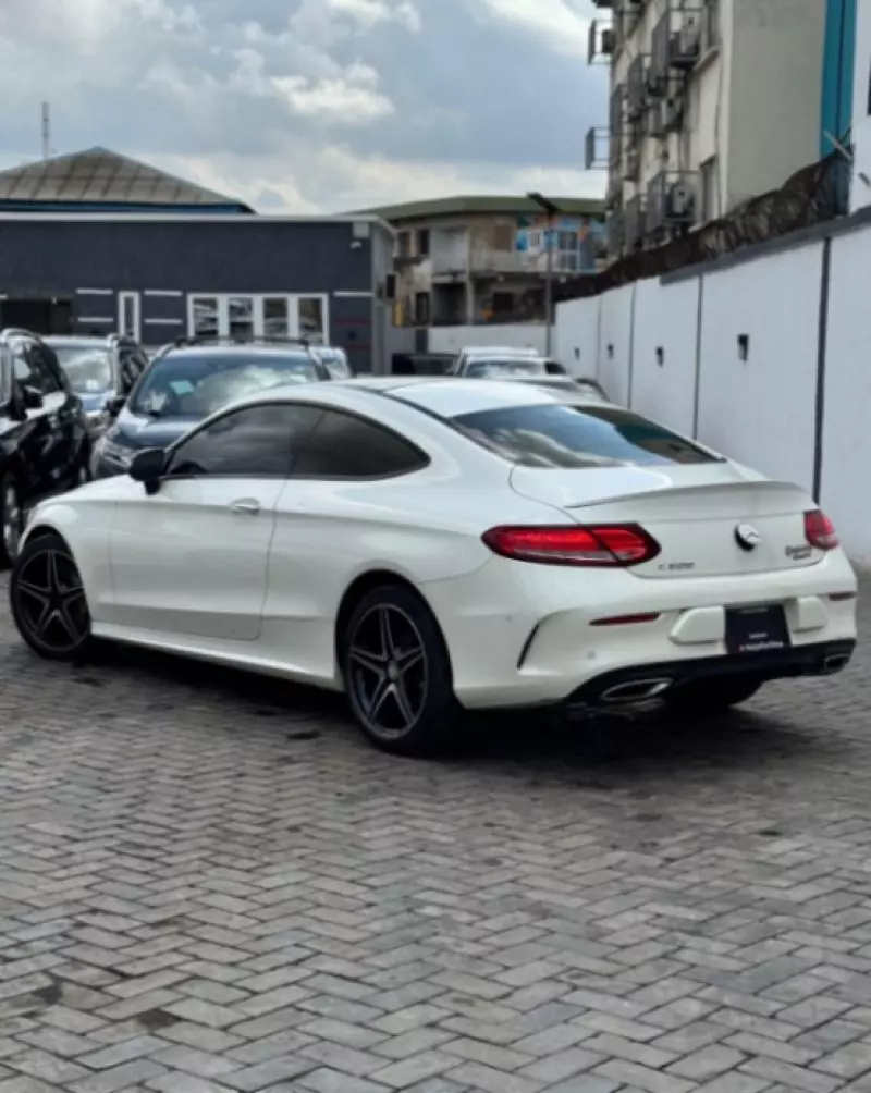 Mercedes-Benz C 300   - 2016